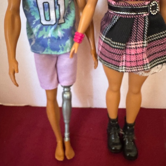 Barbie Ken Fashionistas Doll 212 Prosthetic Leg And Curvy Fashionistas Barbie - Picture 3 of 7